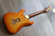 Rossi Handmade Guitars "Stella, Amber Burst, Chocolate Maple" 3, 52 KG