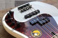 Sire Marcus Miller P7 4-String, Antique White, 4, 49 KG