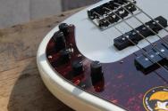 Sire Marcus Miller P7 4-String, Antique White, 4, 49 KG