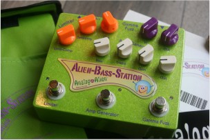 ANALOG ALIEN "Alien Bass Station"