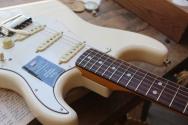 FENDER "American Vintage II 1973 Stratocaster, Maple Fingerboard, Olympic White" HARDCASE, PAPERS, 3, 76 KG