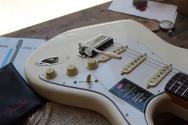 FENDER "American Vintage II 1973 Stratocaster, Maple Fingerboard, Olympic White" HARDCASE, PAPERS, 3, 76 KG
