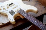 FENDER "American Vintage II 1973 Stratocaster, Maple Fingerboard, Olympic White" HARDCASE, PAPERS, 3, 76 KG