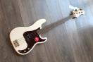 SQUIER Classic Vibe '60s Precision Bass Olympic White, Indian Laurel by FENDER