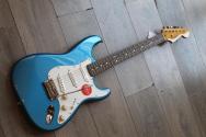 SQUIER "Classic Vibe '60s Stratocaster with Laurel Fretboard, Lake Placid Blue" 3, 44 KG