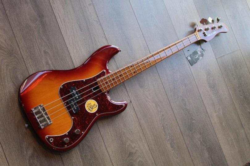 SIRE "Marcus MIller P5 4-String,Tobacco Sunburst"