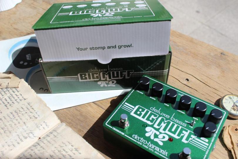 Electro-Harmonix "Deluxe Bass Big Muff Pi 2 Deluxe Dual Op-Amp Bass Fuzz"
