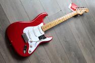FENDER "Vintera III Late '50s Stratocaster, Maple Fingerboard, Dakota Red" GIGBAG, 3, 35 KG