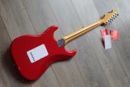 FENDER "Vintera III Late '50s Stratocaster, Maple Fingerboard, Dakota Red" GIGBAG, 3, 35 KG