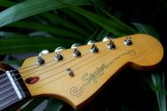 SQUIER J Mascis Jazzmaster with Laurel Fretboard, Vintage White, 3, 61 KG