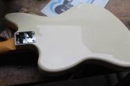 SQUIER J Mascis Jazzmaster with Laurel Fretboard, Vintage White, 3, 61 KG