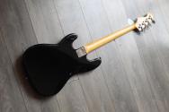 SQUIER "Classic Vibe '70s Precision Bass, Black, Maple" 4, 14 KG
