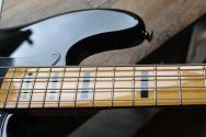 SQUIER "Classic Vibe '70s Precision Bass, Black, Maple" 4, 14 KG