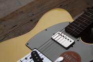 SQUIER "Classic Vibe '60s Telecaster Custom SH Azteca Gold" 4, 00 KG