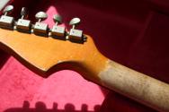 FENDER "Custom Shop Master Builder David Brown ´62 Jazzmaster Heavy Relic, Pink Paisley" HARDCASE, PAPERS