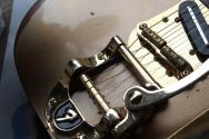 FENDER "Limited Custom Shop Bow Tie Tele Custom Relic Aged Firemist Gold" HARDCASE,