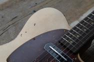 FENDER "Limited Custom Shop Bow Tie Tele Custom Relic Aged Firemist Gold" HARDCASE,