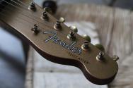 FENDER "Limited Custom Shop Bow Tie Tele Custom Relic Aged Firemist Gold" HARDCASE,