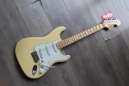 FENDER "Custom Shop Yngwie Malmsteen Vintage White, Scalloped Maple" HARDCASE, PAPERS, STRAP, 3, 68 KG