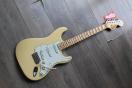 FENDER "Custom Shop Yngwie Malmsteen Vintage White, Scalloped Maple" HARDCASE, PAPERS, STRAP, 3, 68 KG