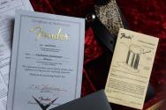 FENDER "Custom Shop Yngwie Malmsteen Vintage White, Scalloped Maple" HARDCASE, PAPERS, STRAP, 3, 68 KG