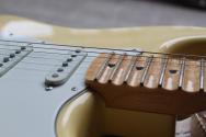 FENDER "Custom Shop Yngwie Malmsteen Vintage White, Scalloped Maple" HARDCASE, PAPERS, STRAP, 3, 68 KG