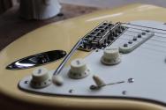FENDER "Custom Shop Yngwie Malmsteen Vintage White, Scalloped Maple" HARDCASE, PAPERS, STRAP, 3, 68 KG