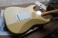 FENDER "Custom Shop Yngwie Malmsteen Vintage White, Scalloped Maple" HARDCASE, PAPERS, STRAP, 3, 68 KG