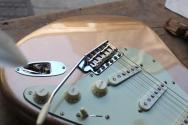 FENDER "American Professional Classic Stratocaster Fade Firemist Gold" GIGBAG, 3, 46 KG