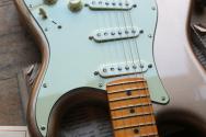 FENDER "American Professional Classic Stratocaster Fade Firemist Gold" GIGBAG, 3, 46 KG
