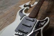 BURNS "Hank Marvin 40th Anniversary" HARDCASE, PAPERS, 3, 85 KG
