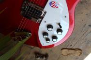 RICKENBACKER "330 in Ruby Red" HARDCASE, 3, 42 KG