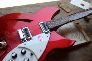 RICKENBACKER "330 in Ruby Red" HARDCASE, 3, 42 KG