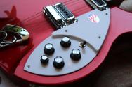 RICKENBACKER "330 in Ruby Red" HARDCASE, 3, 42 KG