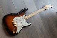 FENDER "60th Anniversary Commemorative Stratocaster" HARDCASE, 3, 44 KG