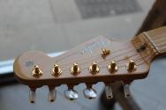 FENDER "60th Anniversary Commemorative Stratocaster" HARDCASE, 3, 44 KG