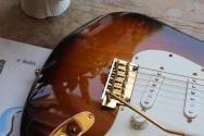 FENDER "60th Anniversary Commemorative Stratocaster" HARDCASE, 3, 44 KG