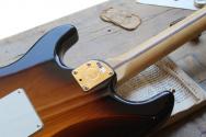 FENDER "60th Anniversary Commemorative Stratocaster" HARDCASE, 3, 44 KG