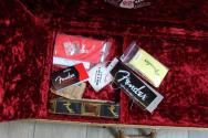 FENDER "60th Anniversary Commemorative Stratocaster" HARDCASE, 3, 44 KG