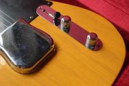 FENDER "Custom Shop 1951 Nocaster Journeyman Relic Aged Nocaster Blonde" HARDCASE, 3, 17 KG