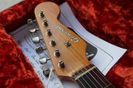 GVT "Double-Cut Custom Special 60s,Candy Apple Red Glitter Sparkle – Rosewood, Nitro Finish" HARDCASE, 3, 63 KG