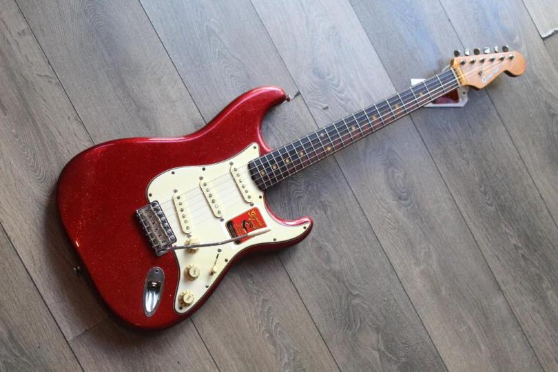 GVT "Double-Cut Custom Special 60s,Candy Apple Red Glitter Sparkle – Rosewood, Nitro Finish" HARDCASE, 3, 63 KG