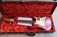 GVT "Double-Cut Custom Special 60s,Candy Apple Red Glitter Sparkle – Rosewood, Nitro Finish" HARDCASE, 3, 63 KG