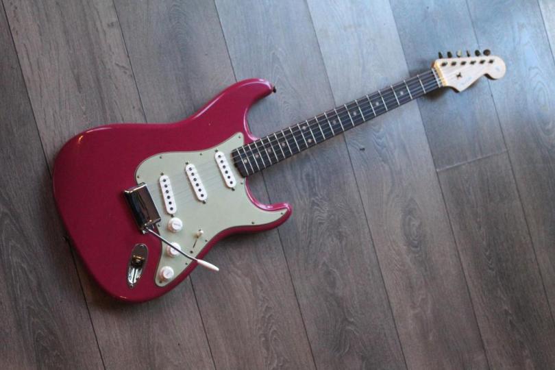 FENDER "Limited for ESTUDIO 54 JL-26 150 Custom Shop 1960 Faded Dakota Red, Rosewood" HARDCASE, 3, 67 KG