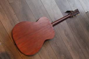 MARTIN "000-17 Whiskey Sunset"