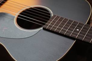 MARTIN "000-17 Whiskey Sunset"