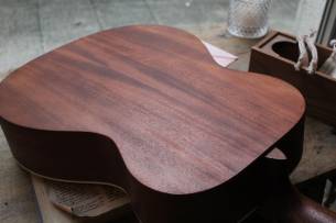 MARTIN "000-17 Whiskey Sunset"