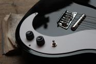 DANELECTRO Vintage 12 Strings F Hole, Black, 3, 60 KG