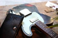 FENDER "Custom Shop Limited Heavy Relic Reverse Custom HS Tele Aged Black Over 3 Color Sunburst" HARDCASE