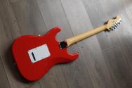 FENDER "Standard Stratocaster, Laurel Fingerboard, White Pickguard, Fiesta Red" 3, 50 KG